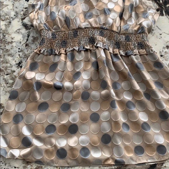 BCBG Silk blend top. Cute for work or going out. - Picture 4 of 4